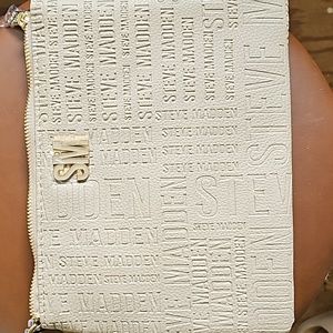 Steve Madden wristlet